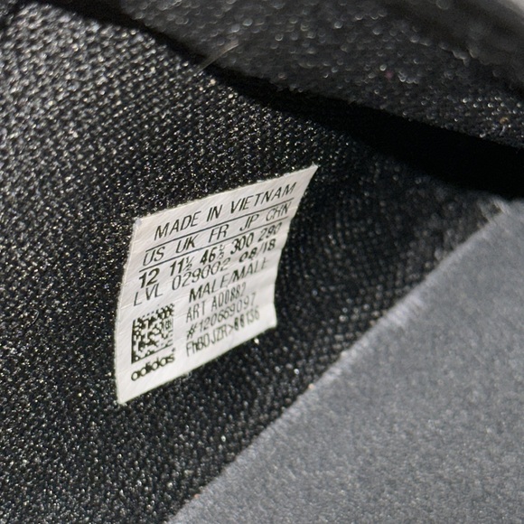 Adidas NMD R1 - Picture 6 of 8